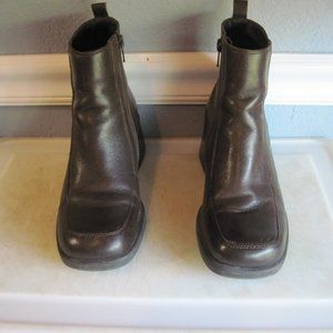 Vntg Brown Leather Ankle Boots Women's  Size 6